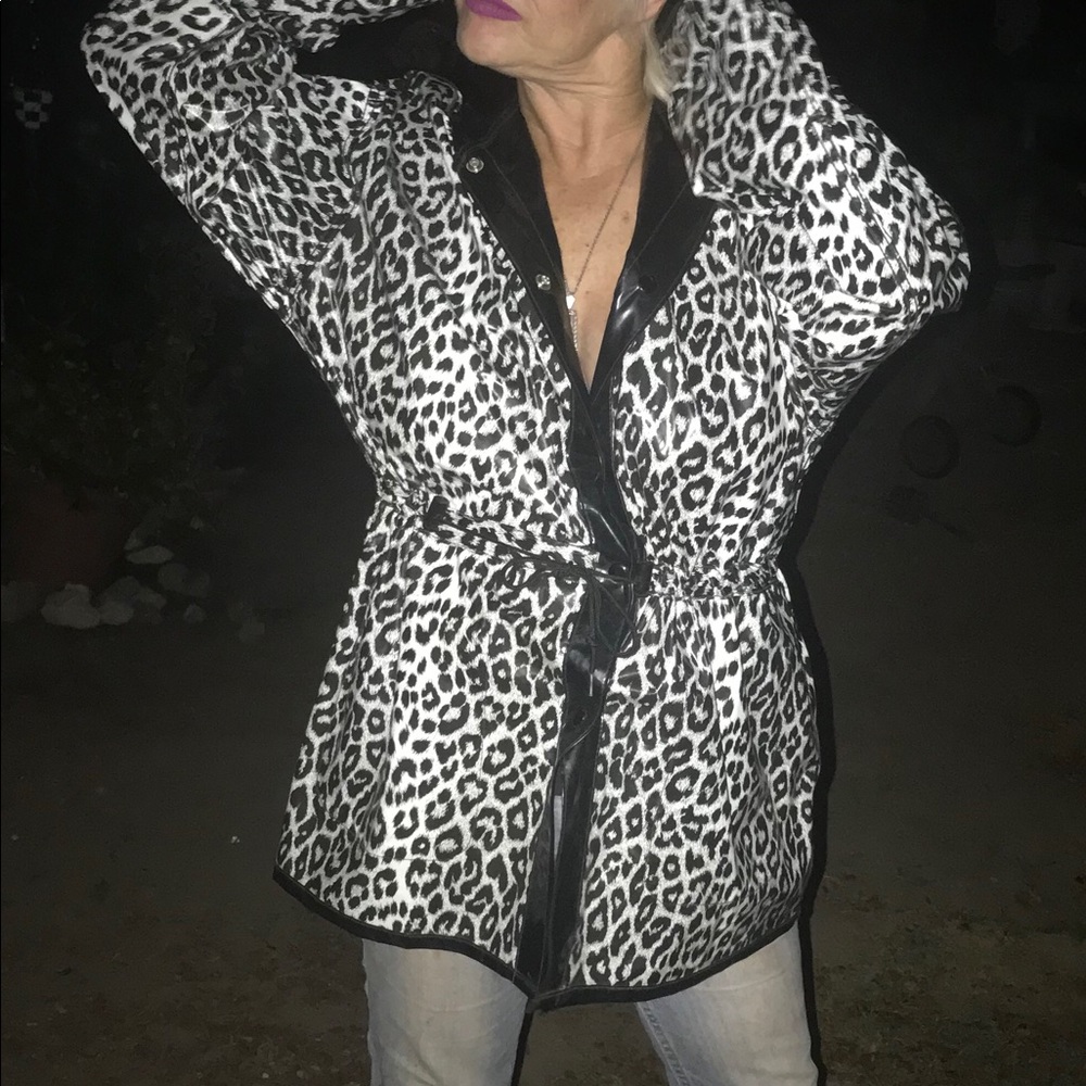 Reversable vinyl raincoat